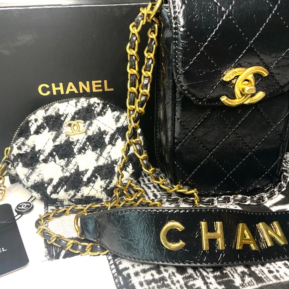 CHANEL BEAUTE MAKEUP CASHMERE & SILK SCARF & CROSSBODY BAG AND CHANGE/ KEY PURSE - Picture 6 of 16